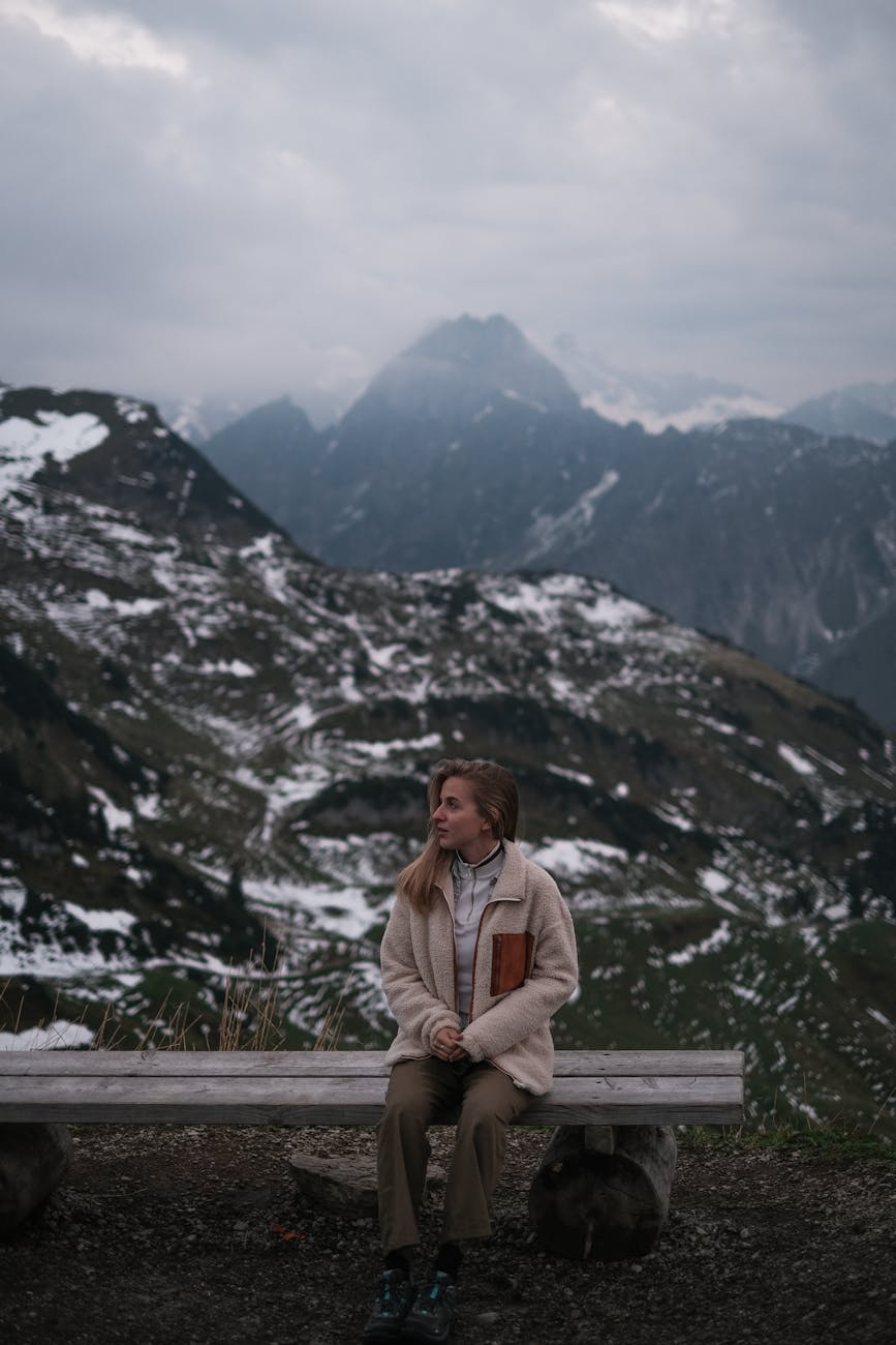 Hiker wearing a fleece during a hike