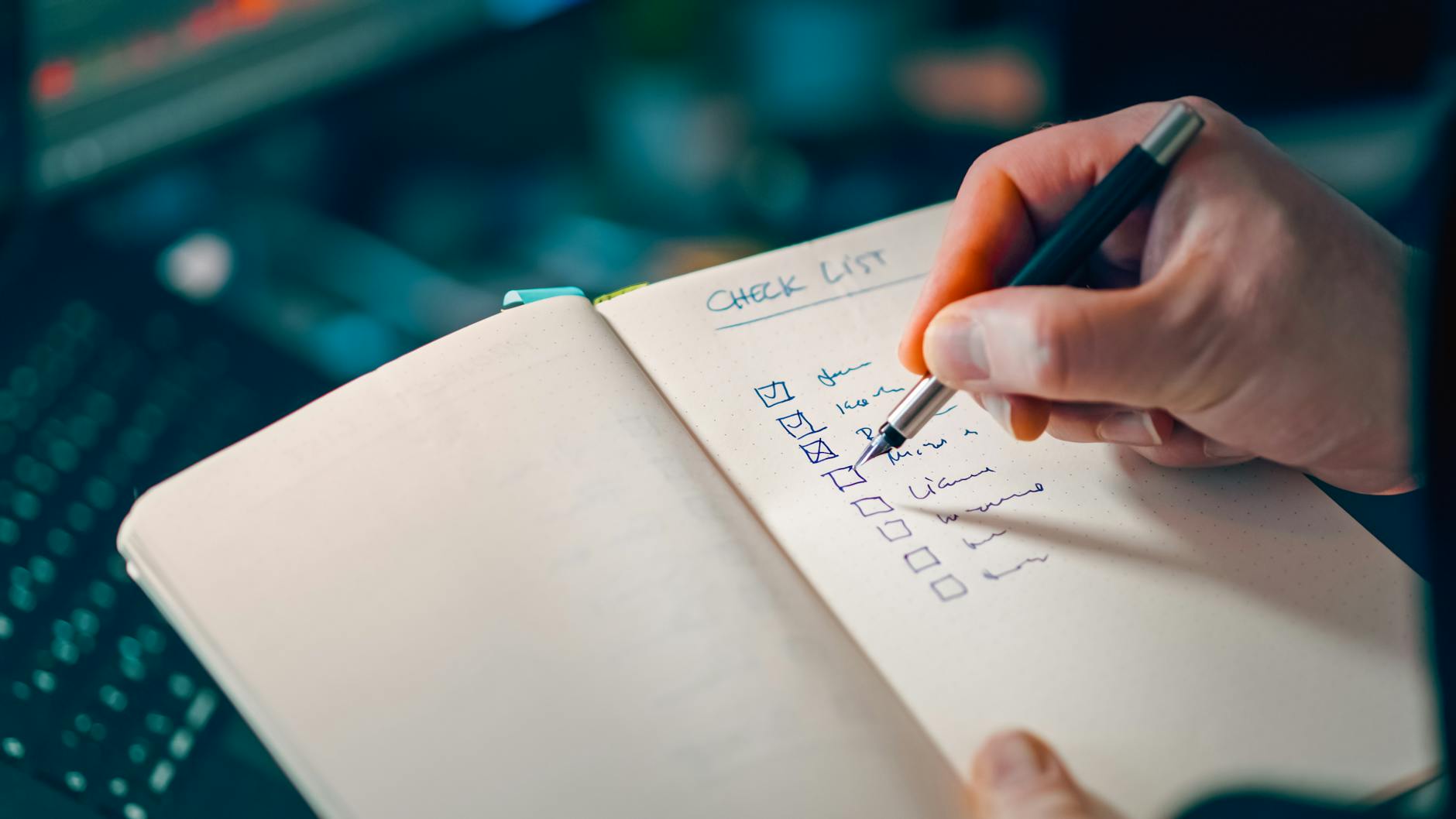 Free UK Hiking Checklist Builder